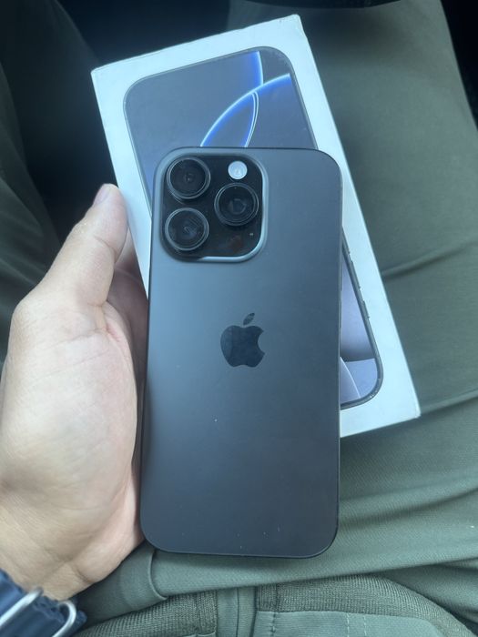 iphone 16 PRO черный цвет е сим