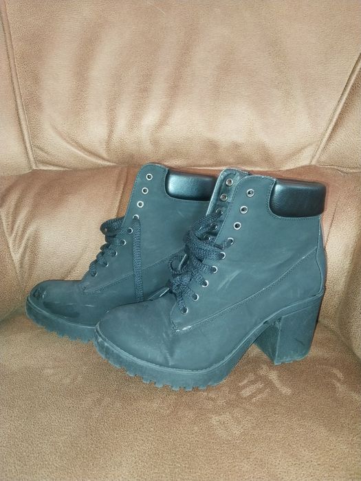 Мъжки кадифени мокасини със златисти рог ,дамски боти