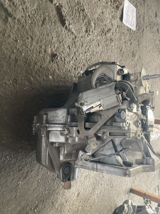 Peugeot 308 1.6 i 120кс 2007 година avtomat Скоростна кутия с хидро