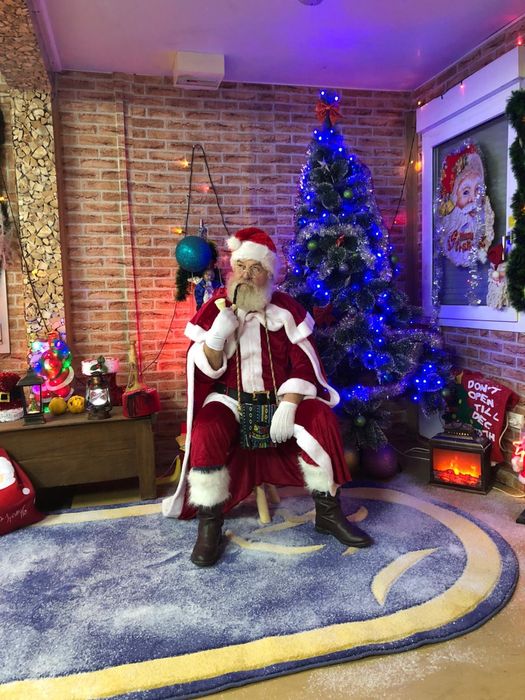 Mos Craciun de inchiriat