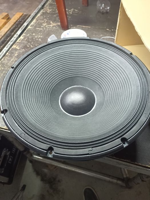 Динамики 18 1200