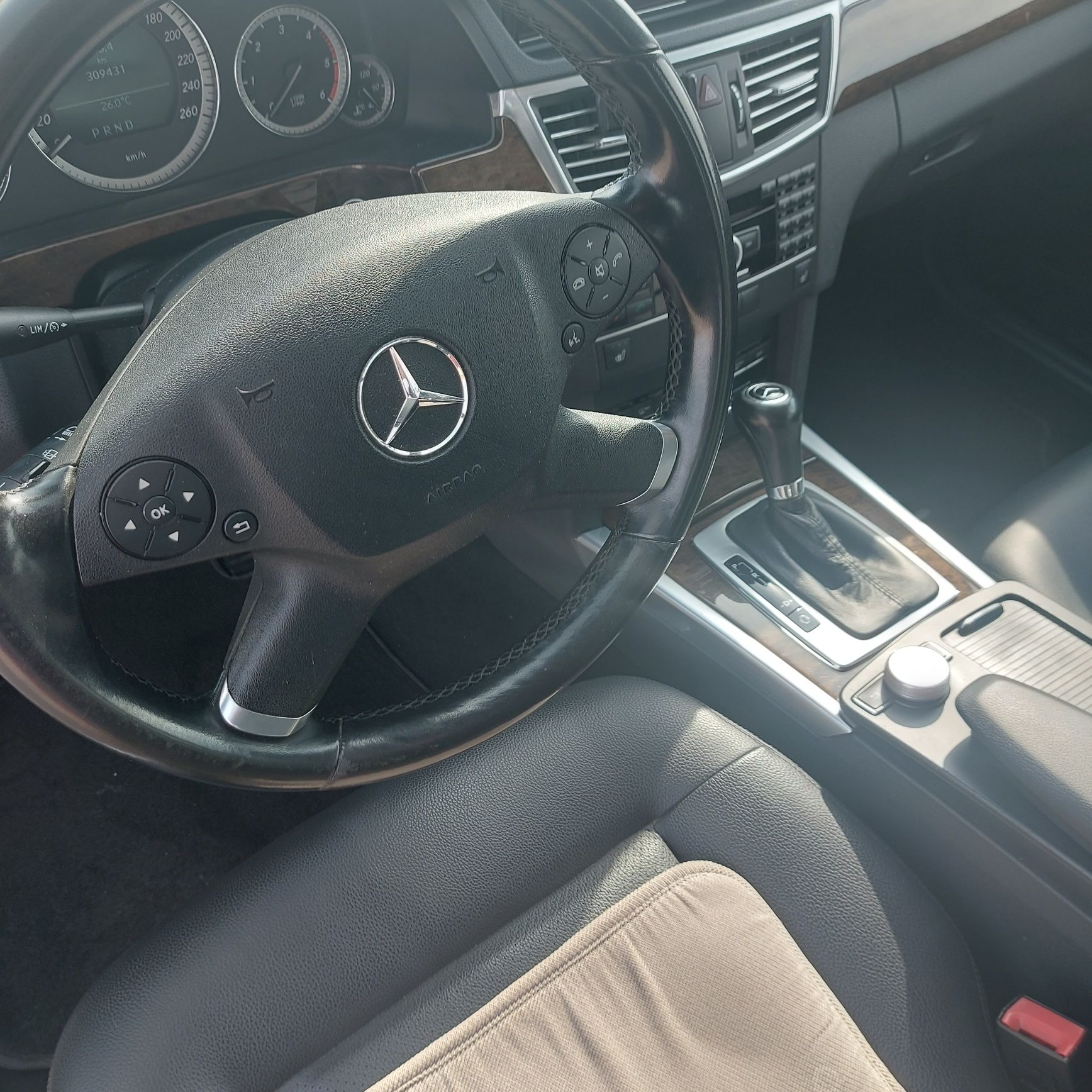 Vand autoturism Mercedes E classe