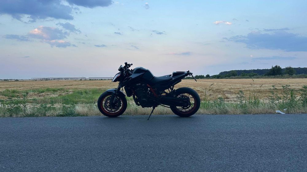 KTM DUKE 890 R 2021