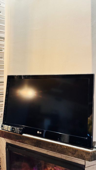 LG Телевизор 32 инча