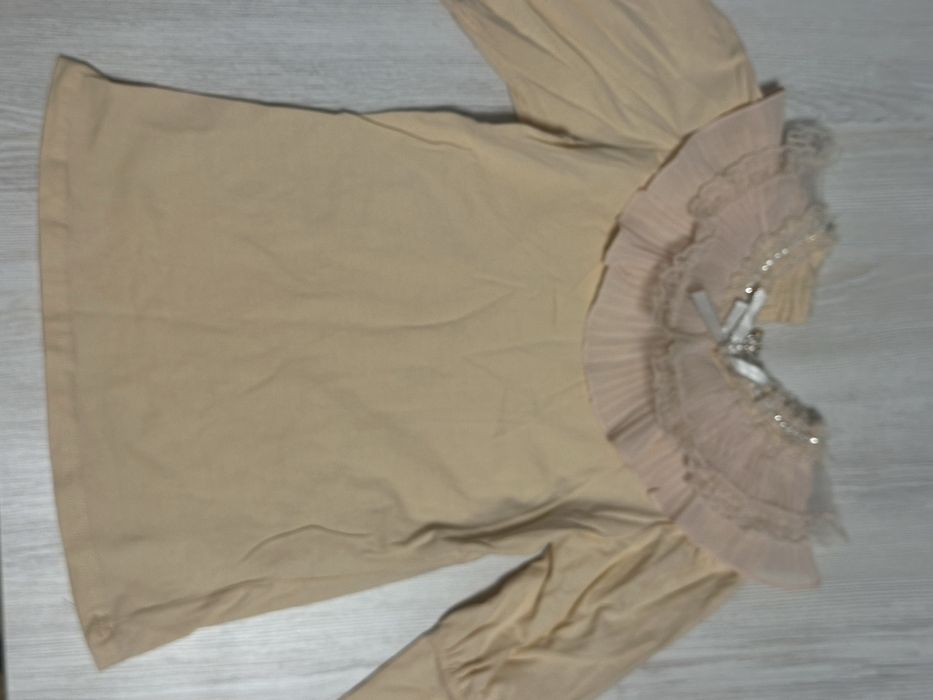 Верхняя и нижняя одежда для девочек