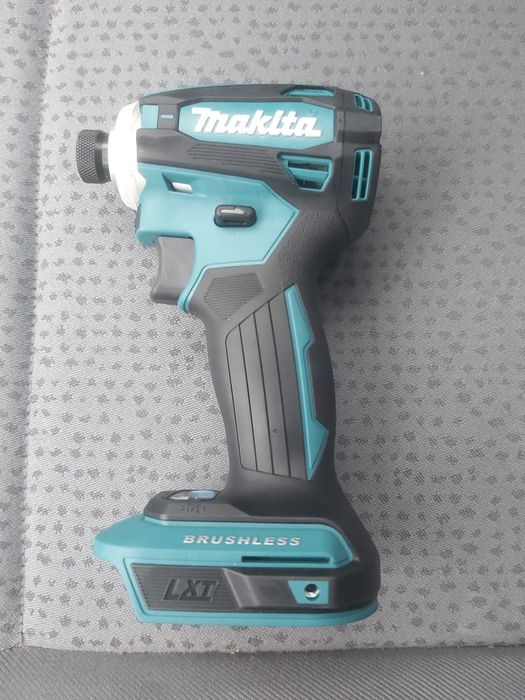 Vand Makita DTD 172 autofiletanta masina insurubat cu impact