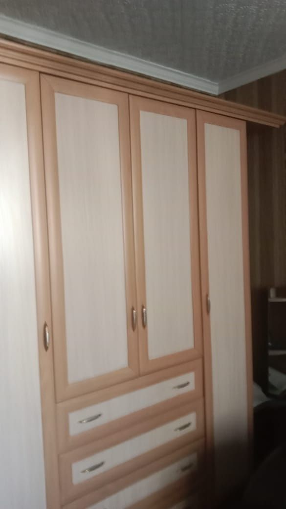 Продам шкаф в хорошем состоянии.