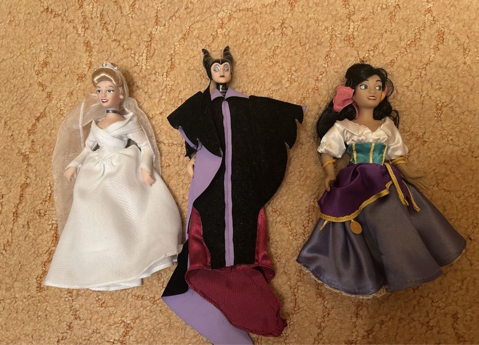 Кукли Уинкс, Кен, Барби, Ариел и порцеланови кукли