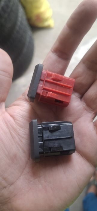 Продам кнопки обогрева сидении от ONIX состояние идеалное оригинал