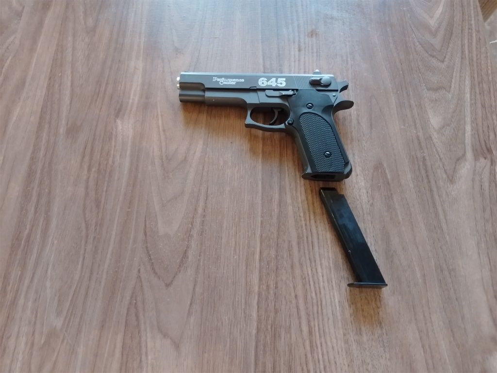 Airsoft пистолет Performance Center 645