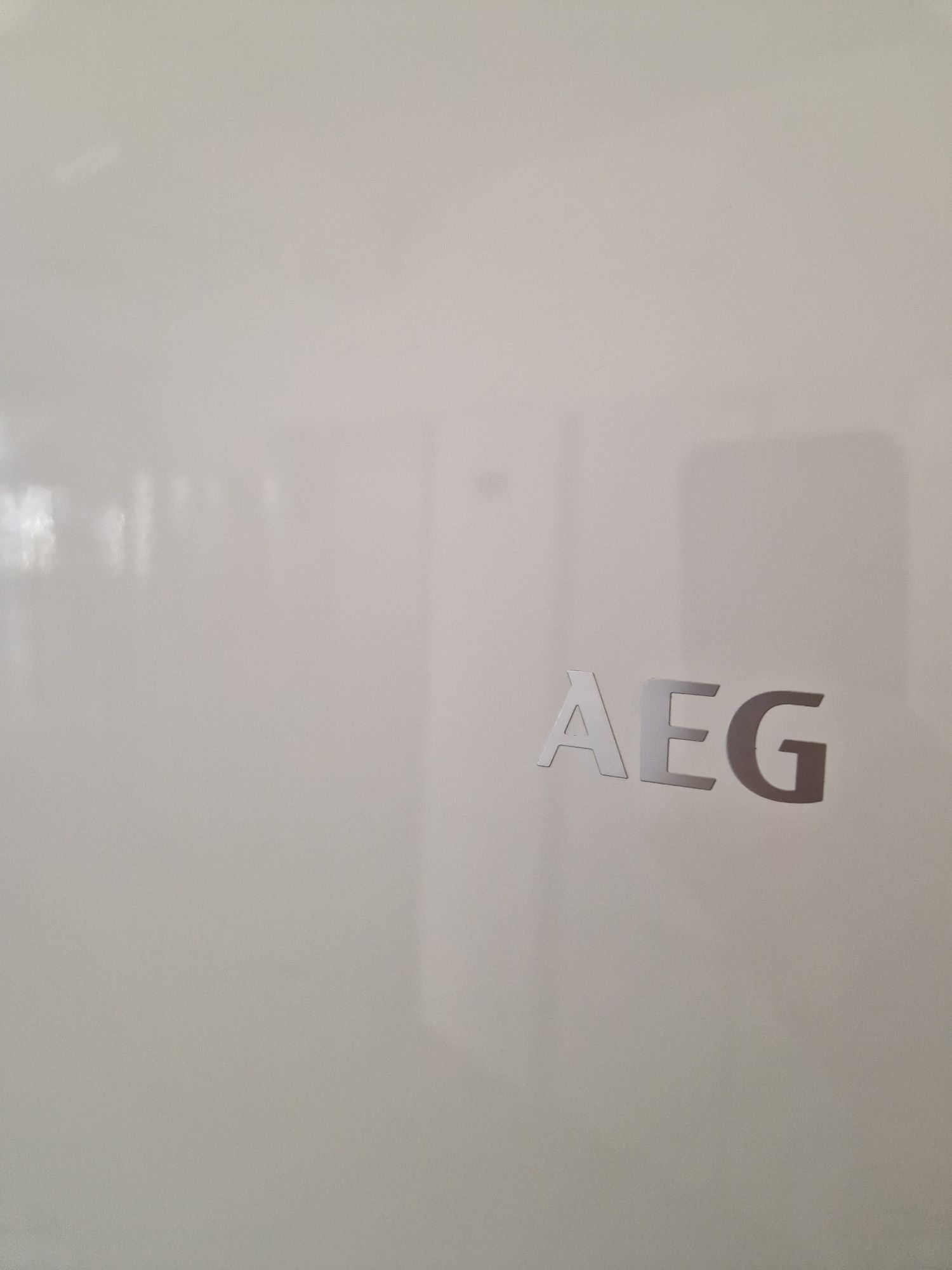 Фризер Aeg A++ No Frost 280 литра