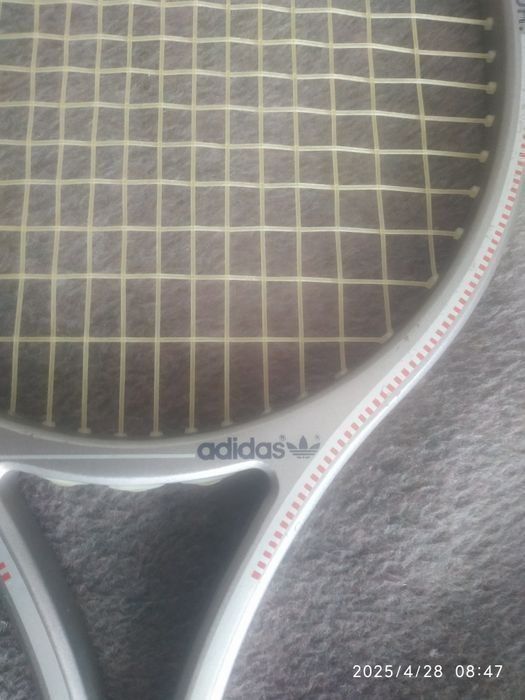 Продавам ракета за тенис на корт енис ракета