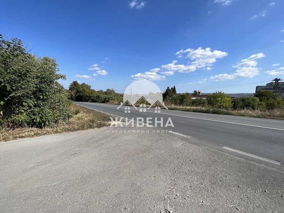 Продава парцел в с.Езерово, площ 8506 кв.м