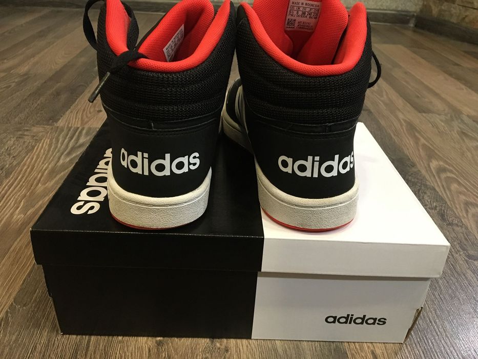 Оригинални кецове Adidas