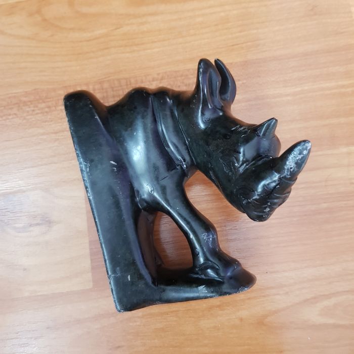 sculptura granit.suporti onix.