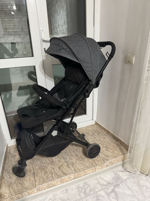 Продам прогулочную коляску