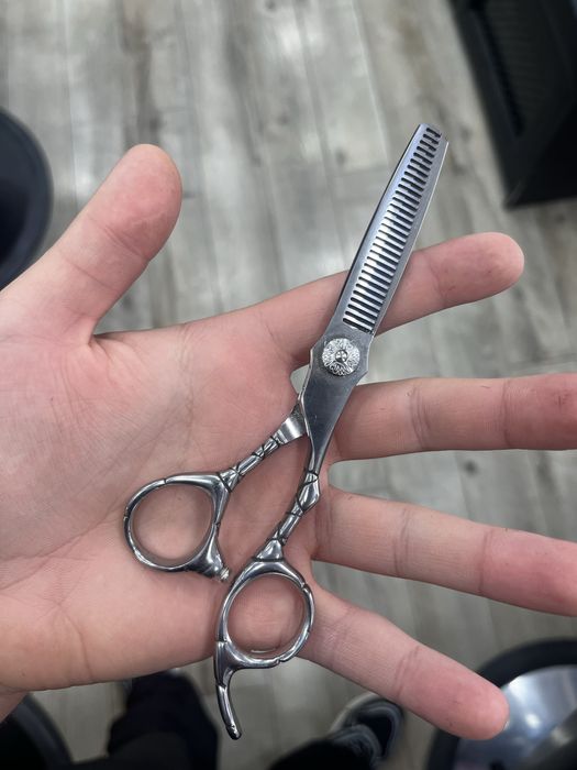 Vand foarfeci tuns si filat