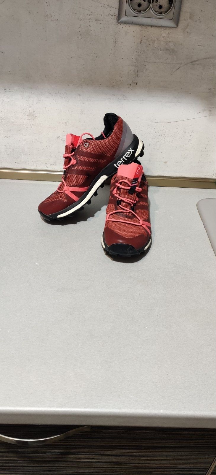 Маратонки adidasTerrex Agravic Gore-tex W
Terrex Agravic Gore-tex W
