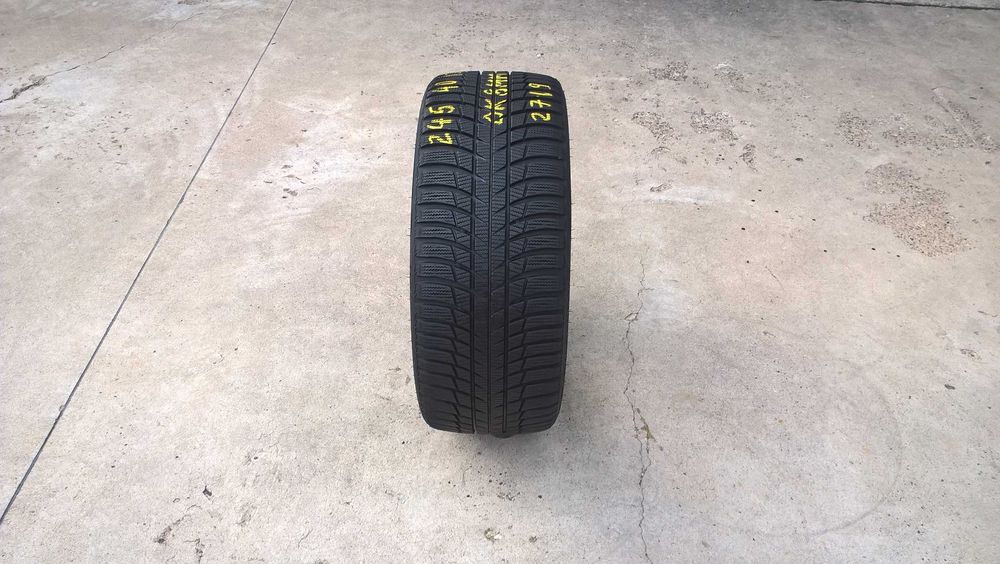 O anvelopa iarna 245 40 19 bridgestone blizzak Lm001 profil 8 mm