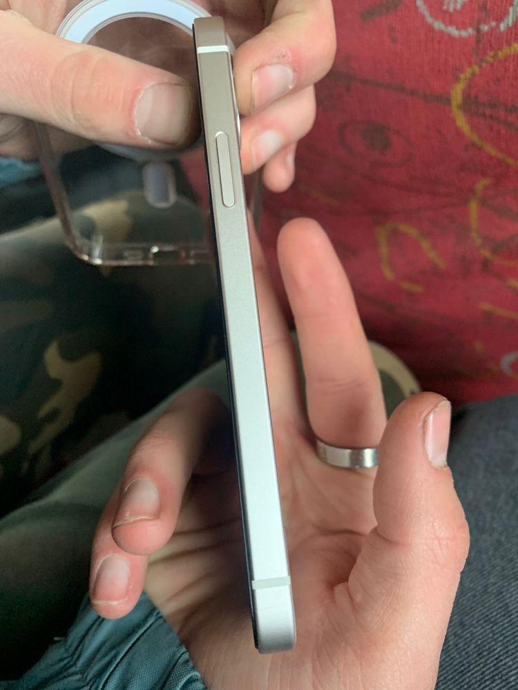 Продаю iphone 12
