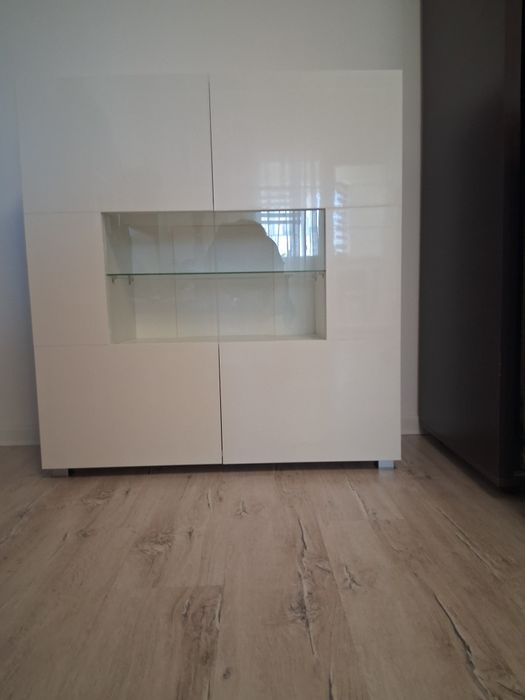 Vând corp mobilier sufragerie nou (alb + alb lucios)