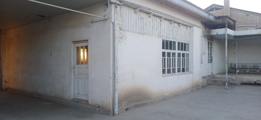 Йулни юзида ховли сотилади(чакалак йулида)