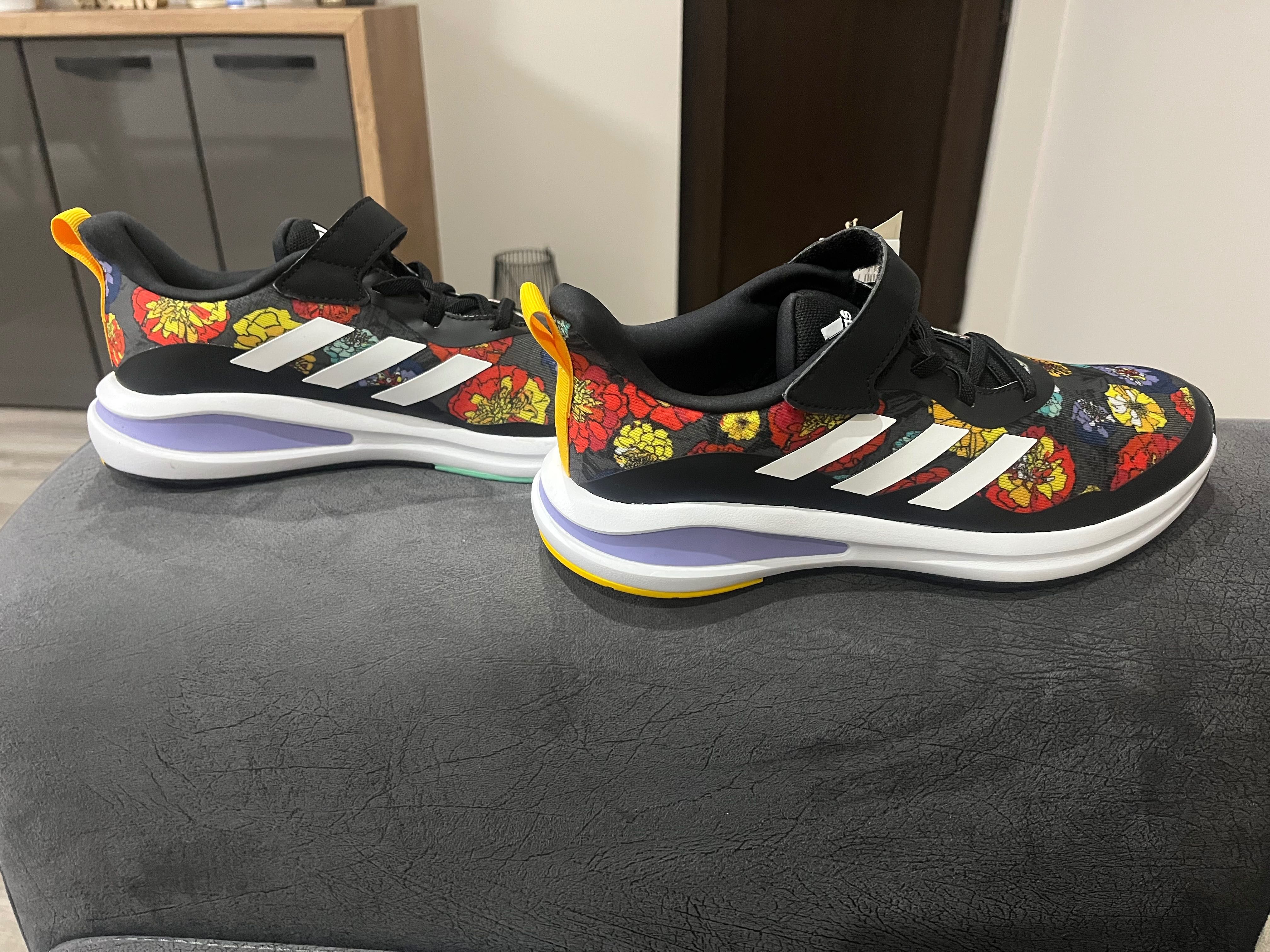 Маратонки Adidas 39 1/3