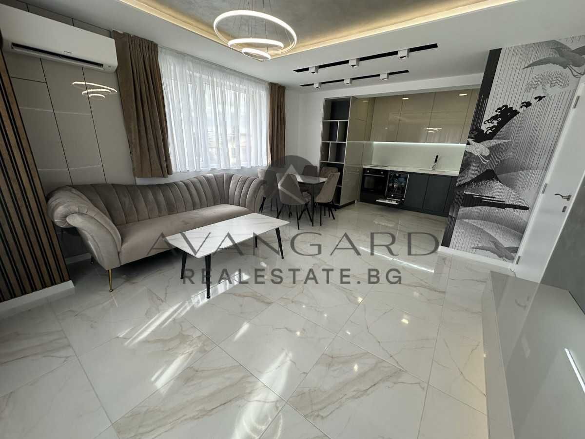 Продава се Двустаен апартамент в Пловдив, Кючук Париж - 72 кв.м за 1917 €/кв.м - Снимка #1