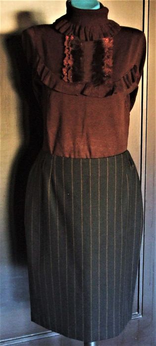 Fustă din stofă de lână+cașmir 100% natural NEGRU cu dungi MARO