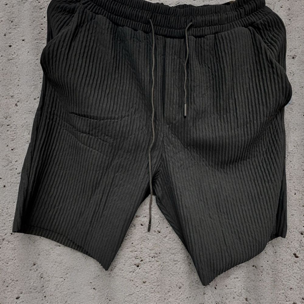 Compleuri premium! Tricou si pantaloni scurti!