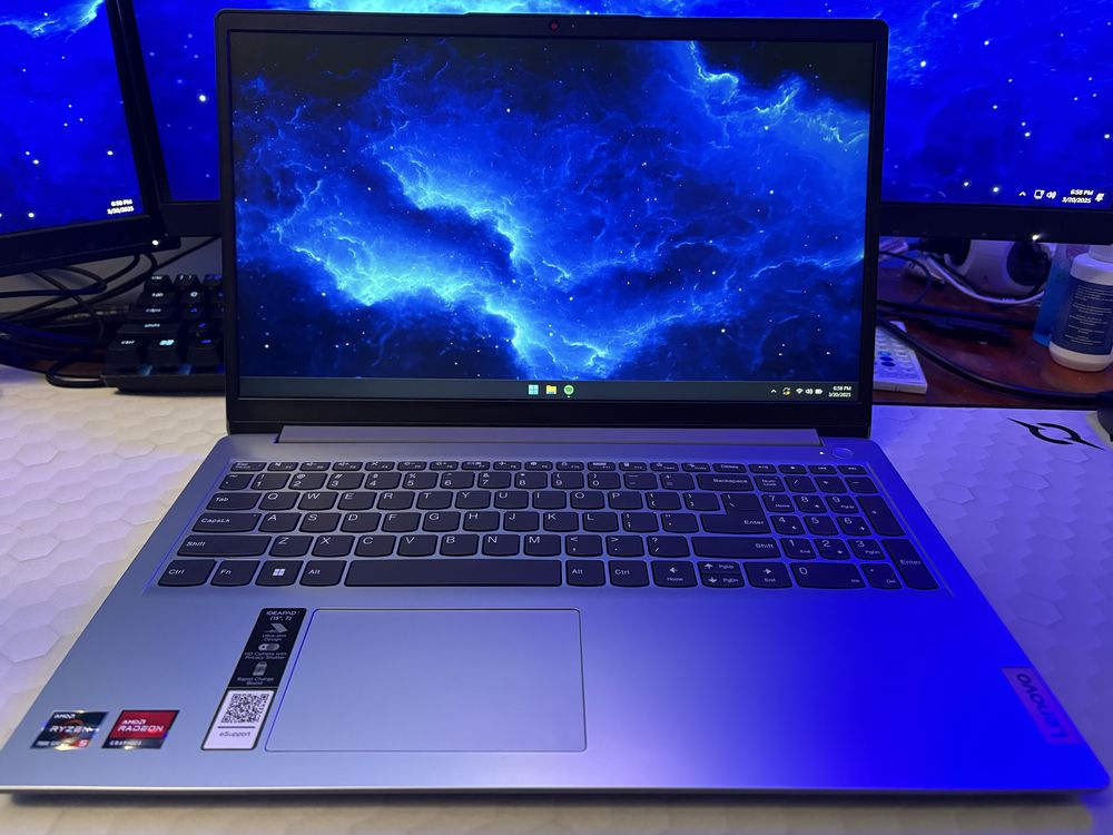 Vand laptop Lenovo Ideapad 1 ryzen 5 7250u cu garantie si accesorii