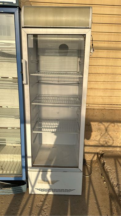 Ветринный холодильник