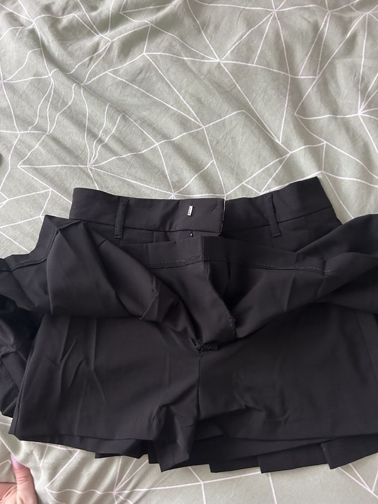 Пола с панталонки на Zara