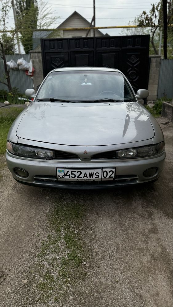 Mitsubishi galant