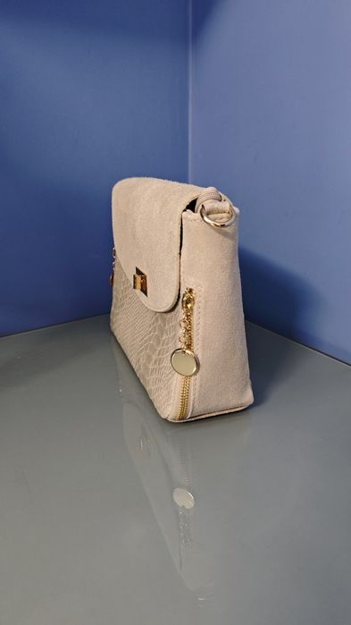 Дамска чанта (цвят бежов)