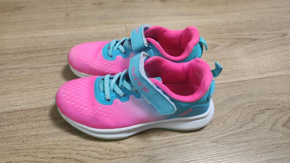 Маратонки за момиче