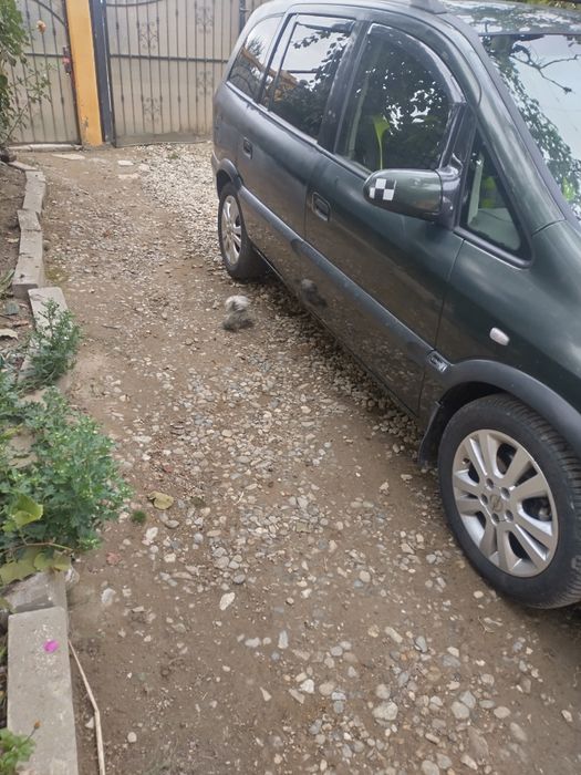 Opel Zafira ,de 7 locuri ,1,6cm