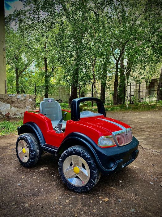 Детская машина на аккумуляторе  Электромобиль