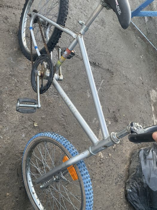 VAND URGENT 50 LEI !!!Vand bicicleta copil ani 10/15 ani