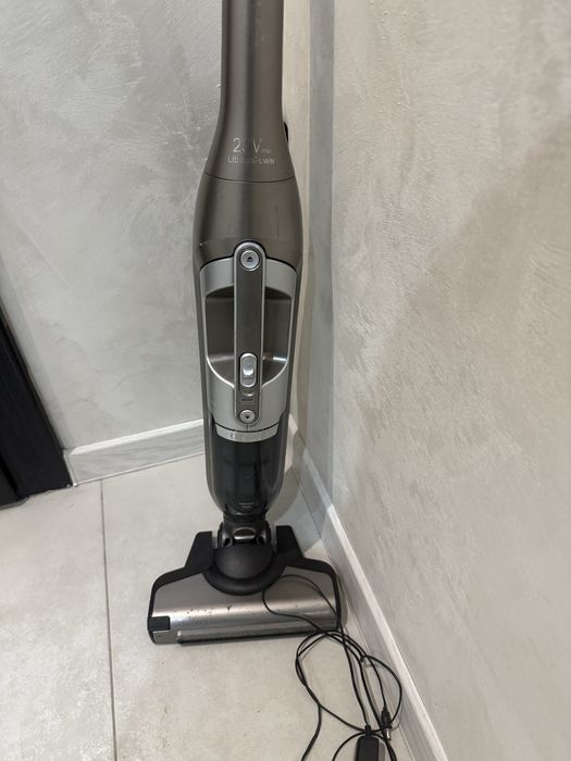 BOSCH безкабелна прахосмукачка неработеща