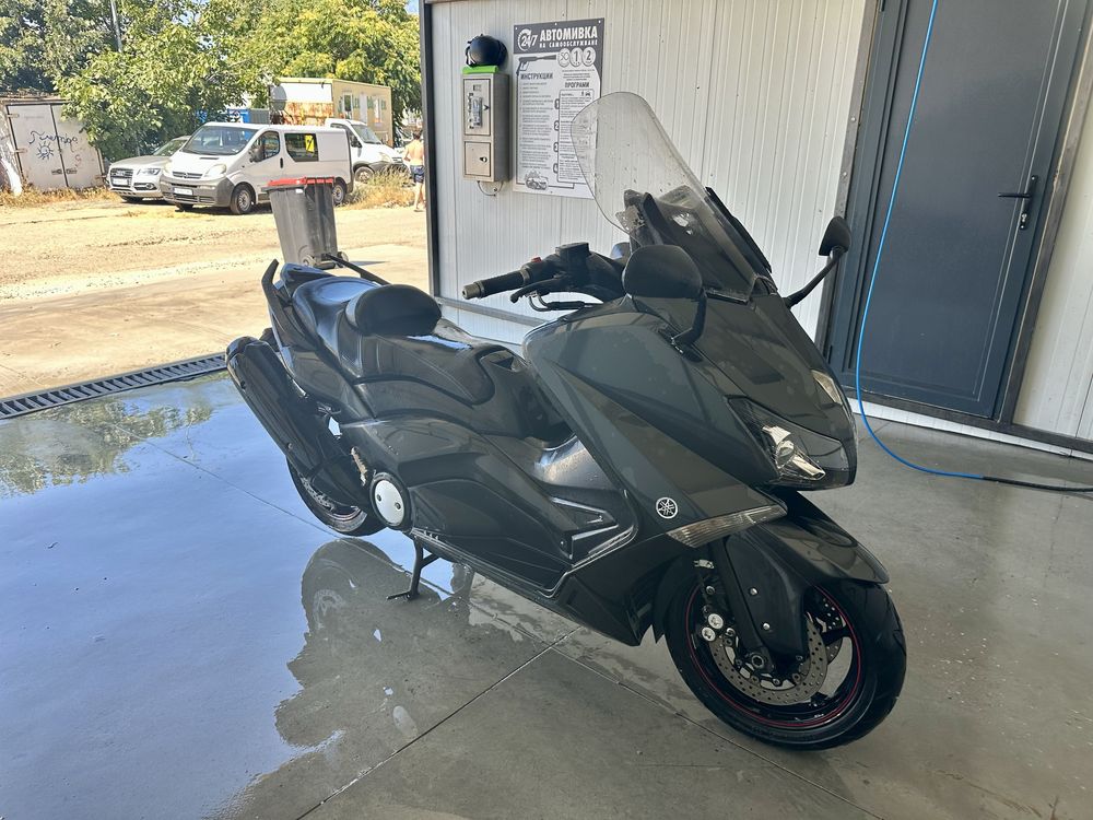 Yamaha t max 530