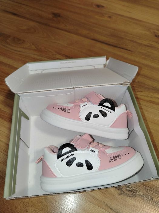 Чисто нови детски маратонки 14.5см стелка