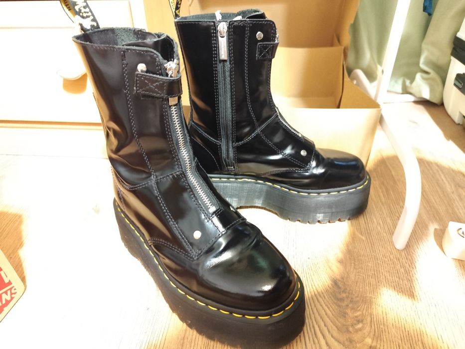 Боти естествена кожа Dr. Martens