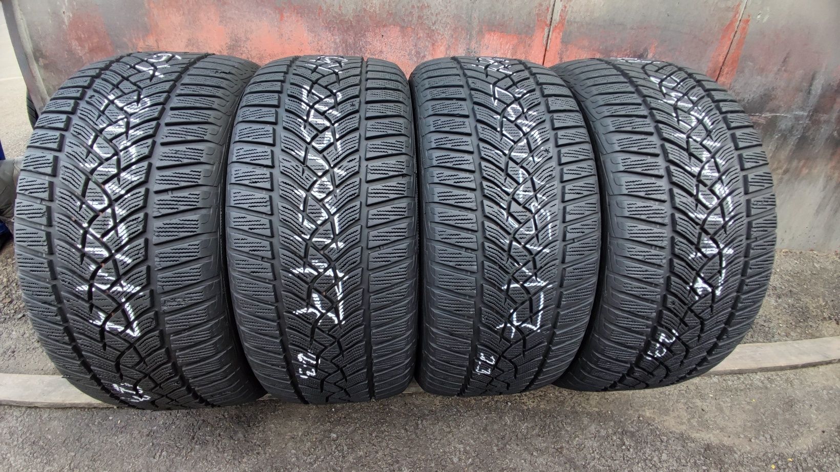 4бр. зимни гуми 245/45/17 GoodYear Ultra Grip Performance 
dot23
7.6mm