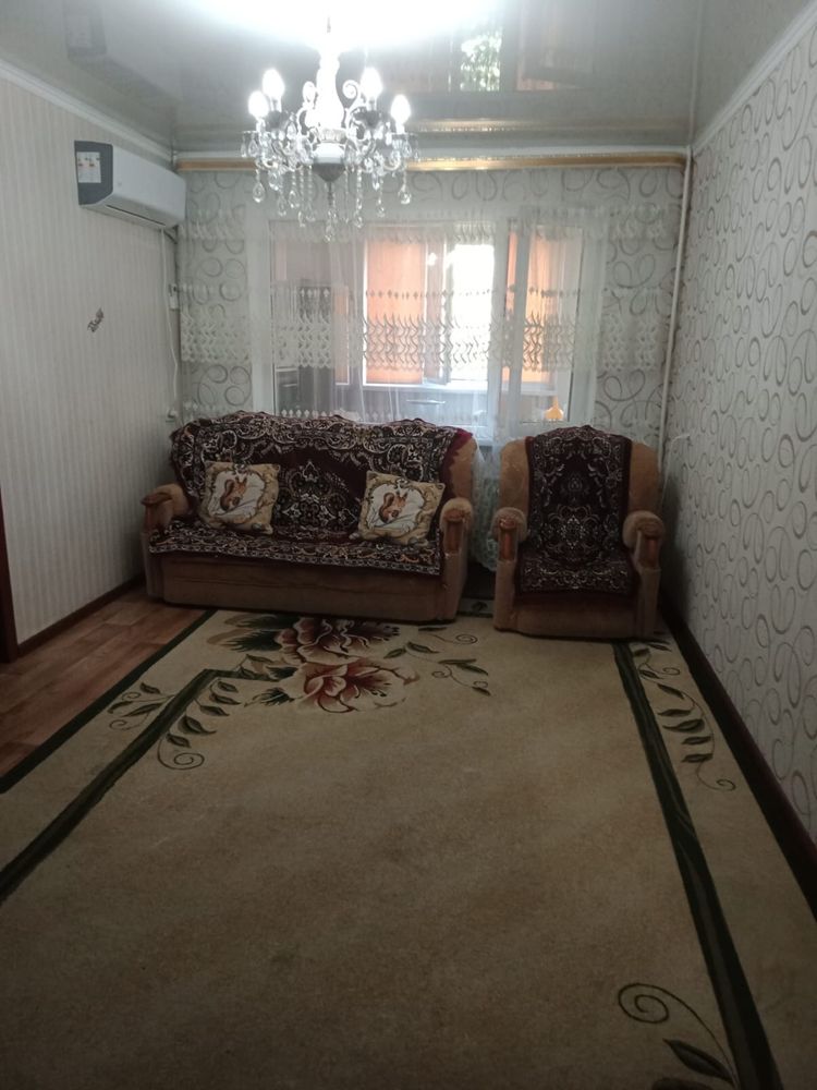 Диван с двумя кресломи продается