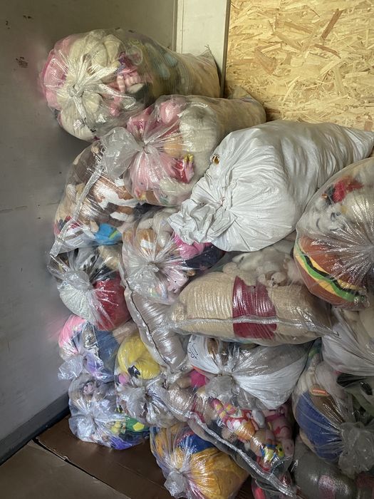 Plușuri jucării mascote din pluș la kg ambalate in cutii de 10 kg