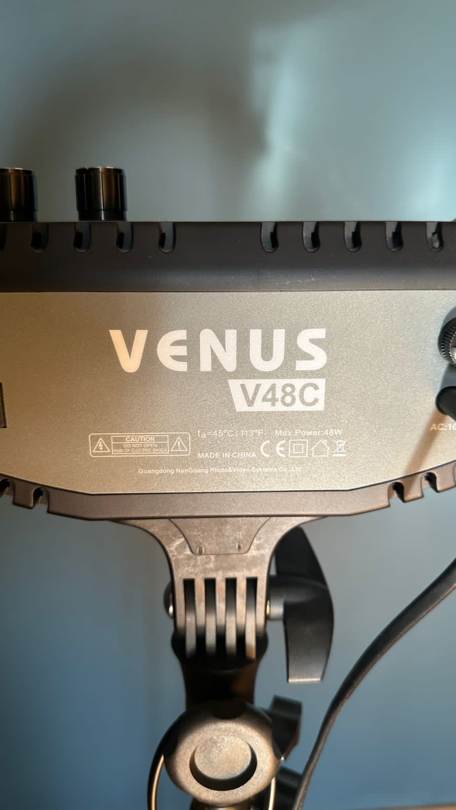 NANGUANG VENUS V48C кольцевая лампа со штативом