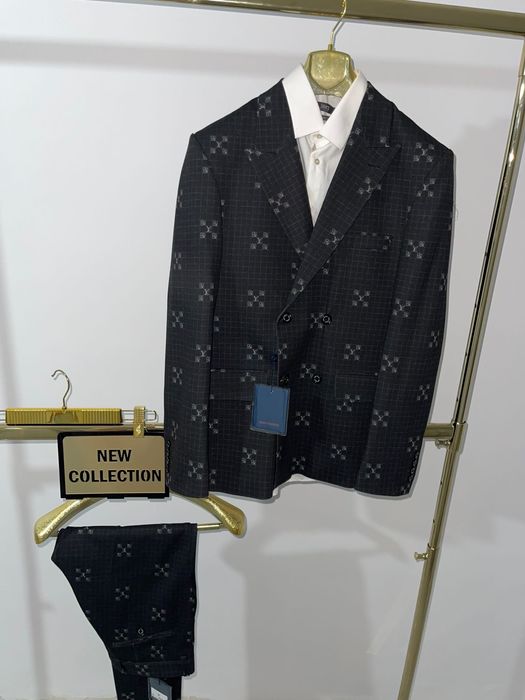 Costum elegant Louis Vuitton