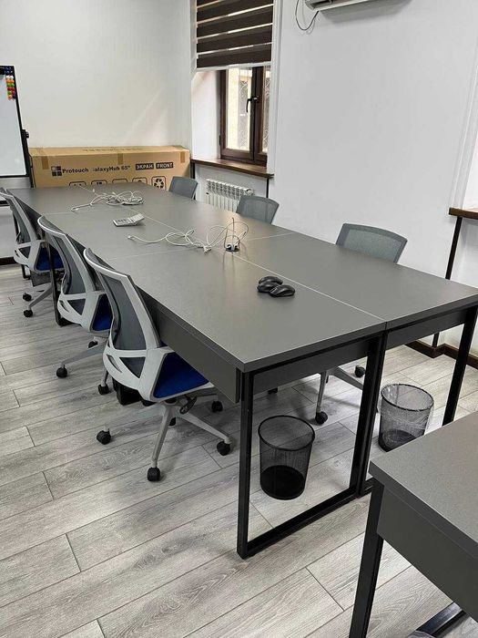 Столы для офиса и кресло