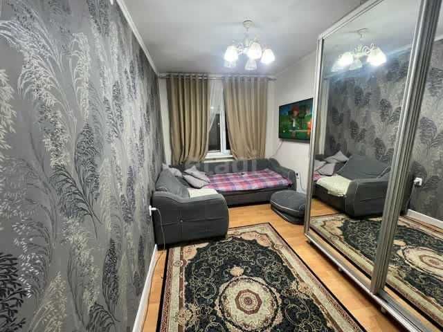 Продам 2 ком квартиру ,  15 мкр